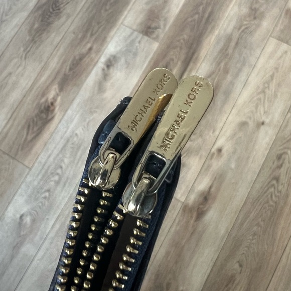 Michael Kors Wallet - Picture 6 of 6